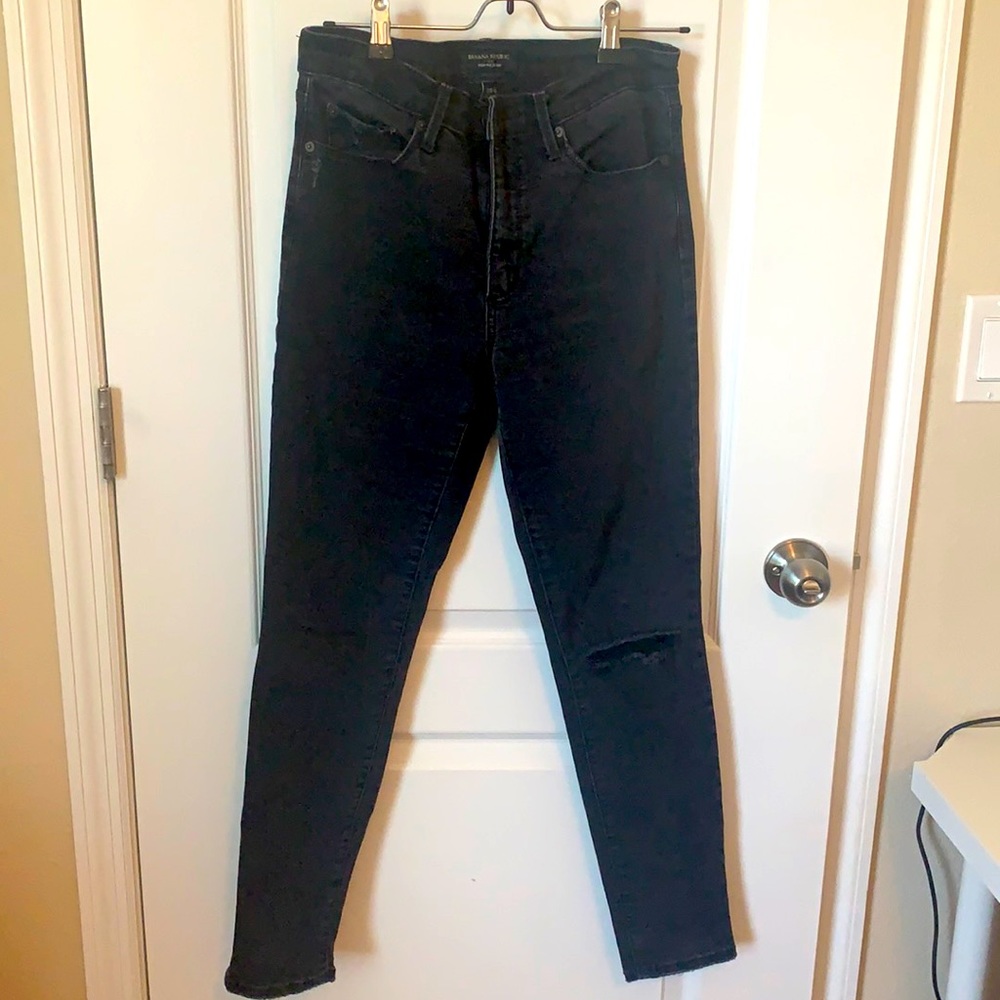 Banana Republic Black highrise skinny Jean ripped